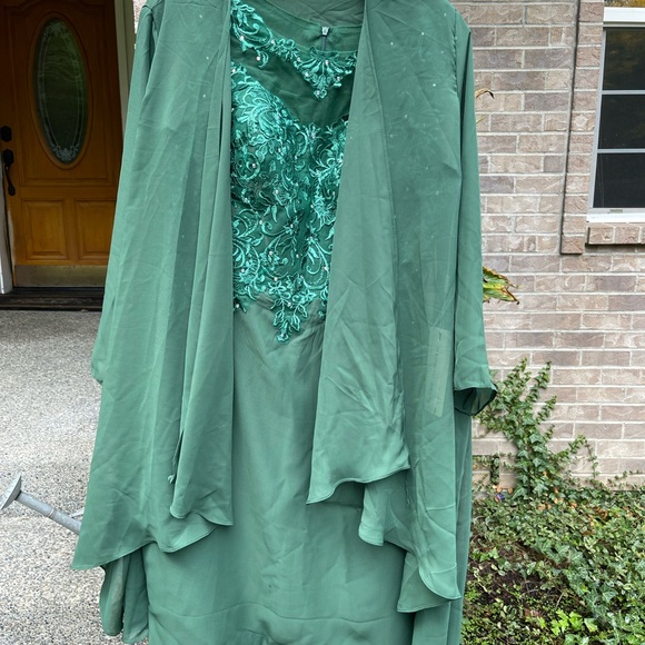 2 Piece Dress - Picture 3 of 6